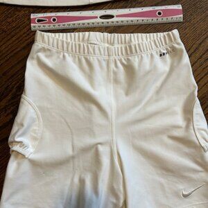 Women's Nike tennis skirt and shorts (2 pieces) White